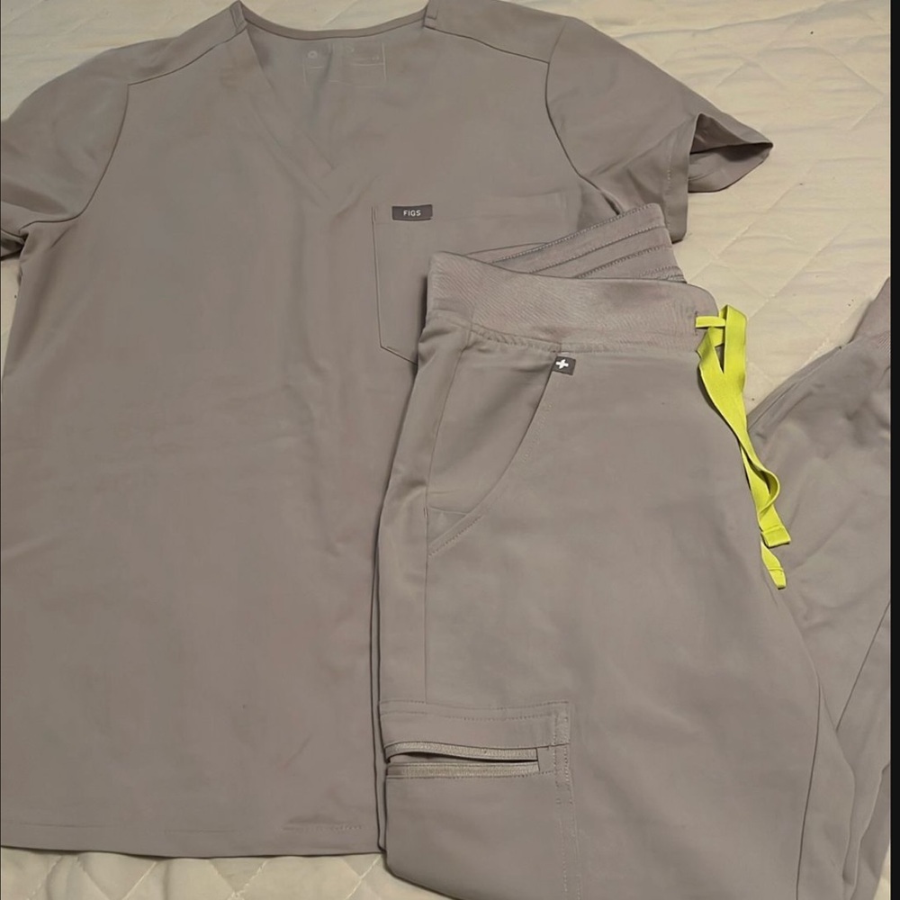 Figs Stone Scrub Set with Neon Yellow Accents